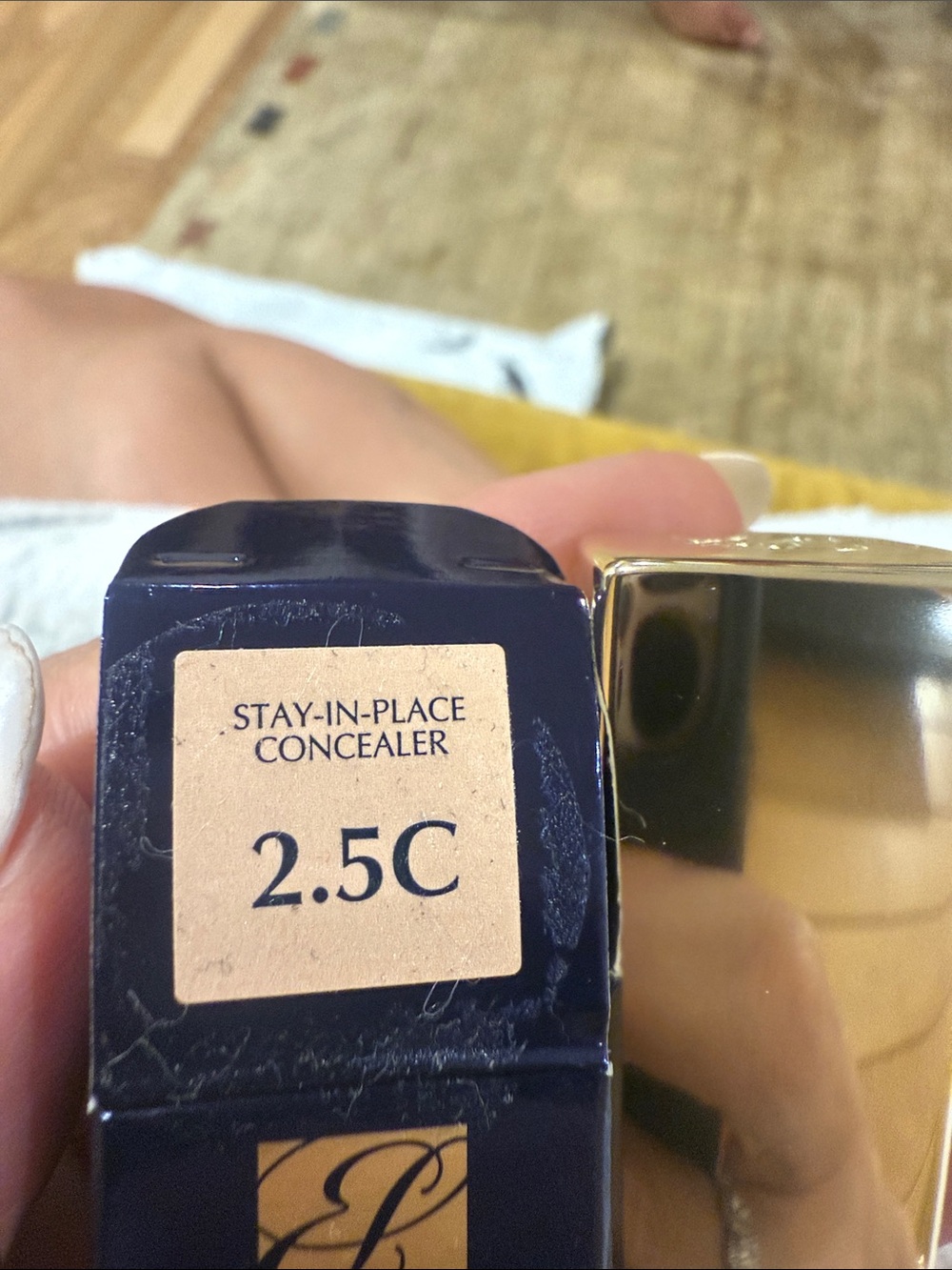 Estee Lauder Double Wear Stay-in-Place Concealer — 2.5C Cream Beige - Picture 3 of 3
